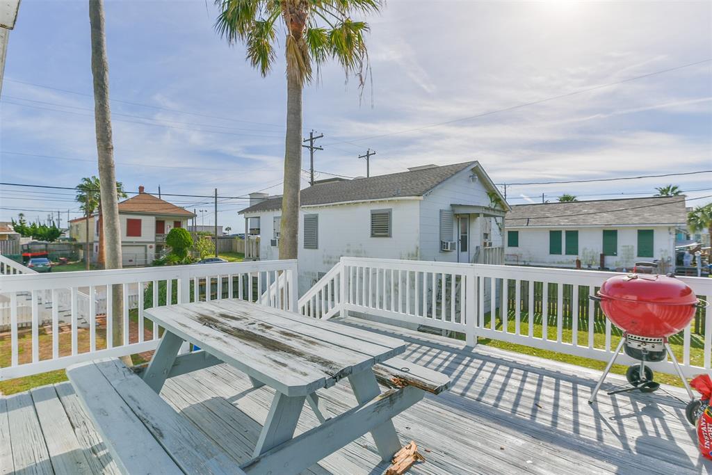 1707 1 18th Street, Galveston, Texas 77550, 2 Bedrooms Bedrooms, 6 Rooms Rooms,1 BathroomBathrooms,Single-family,For Sale,18th,7419864