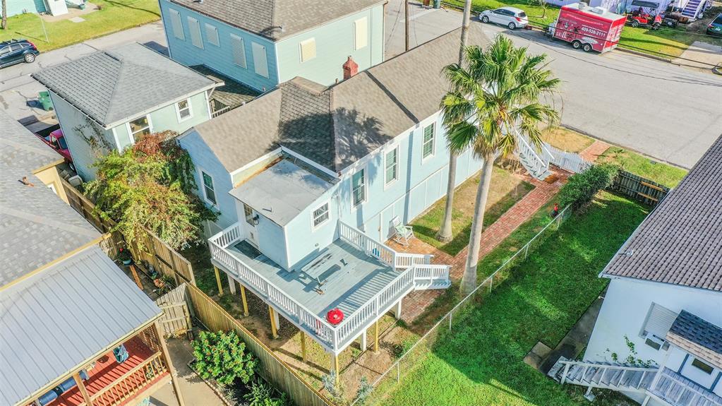 1707 1 18th Street, Galveston, Texas 77550, 2 Bedrooms Bedrooms, 6 Rooms Rooms,1 BathroomBathrooms,Single-family,For Sale,18th,7419864