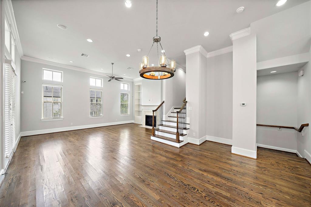 9623 3 Kings Cross Station, Houston, Texas 77045, 3 Bedrooms Bedrooms, 5 Rooms Rooms,3 BathroomsBathrooms,Single-family,For Sale,Kings Cross,55497808