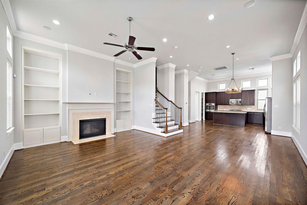 9623 3 Kings Cross Station, Houston, Texas 77045, 3 Bedrooms Bedrooms, 5 Rooms Rooms,3 BathroomsBathrooms,Single-family,For Sale,Kings Cross,55497808