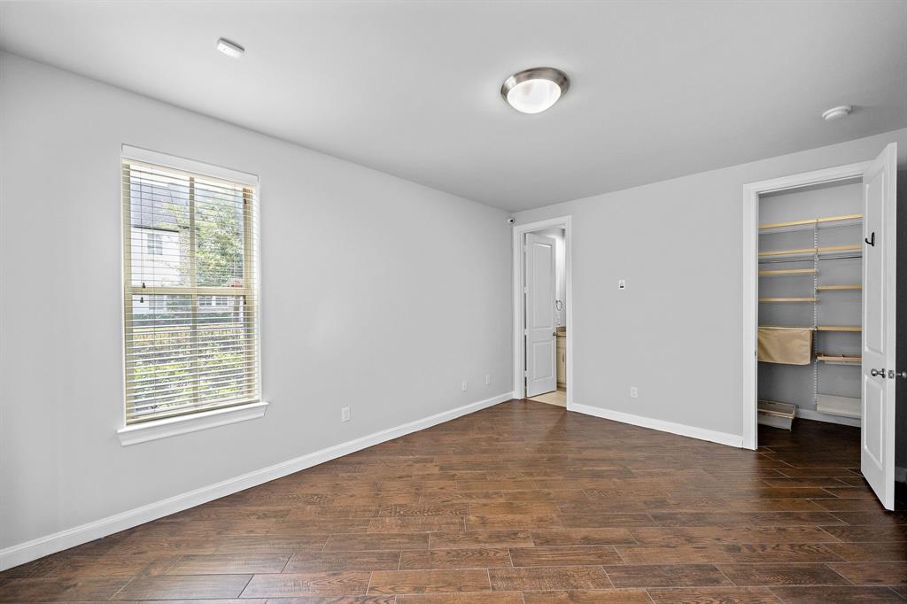 9623 3 Kings Cross Station, Houston, Texas 77045, 3 Bedrooms Bedrooms, 5 Rooms Rooms,3 BathroomsBathrooms,Single-family,For Sale,Kings Cross,55497808