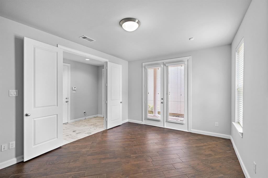 9623 3 Kings Cross Station, Houston, Texas 77045, 3 Bedrooms Bedrooms, 5 Rooms Rooms,3 BathroomsBathrooms,Single-family,For Sale,Kings Cross,55497808