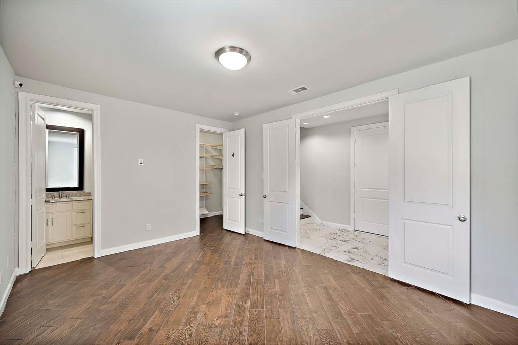 9623 3 Kings Cross Station, Houston, Texas 77045, 3 Bedrooms Bedrooms, 5 Rooms Rooms,3 BathroomsBathrooms,Single-family,For Sale,Kings Cross,55497808