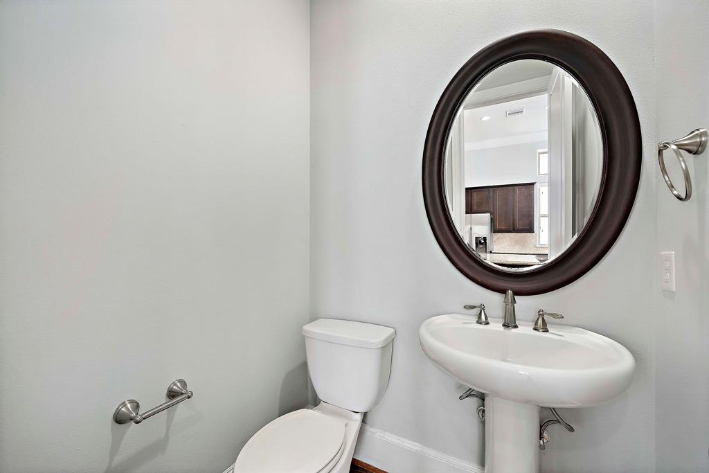 9623 3 Kings Cross Station, Houston, Texas 77045, 3 Bedrooms Bedrooms, 5 Rooms Rooms,3 BathroomsBathrooms,Single-family,For Sale,Kings Cross,55497808