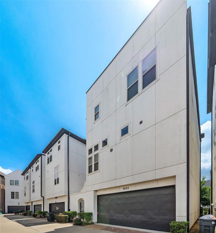 9623 3 Kings Cross Station, Houston, Texas 77045, 3 Bedrooms Bedrooms, 5 Rooms Rooms,3 BathroomsBathrooms,Single-family,For Sale,Kings Cross,55497808