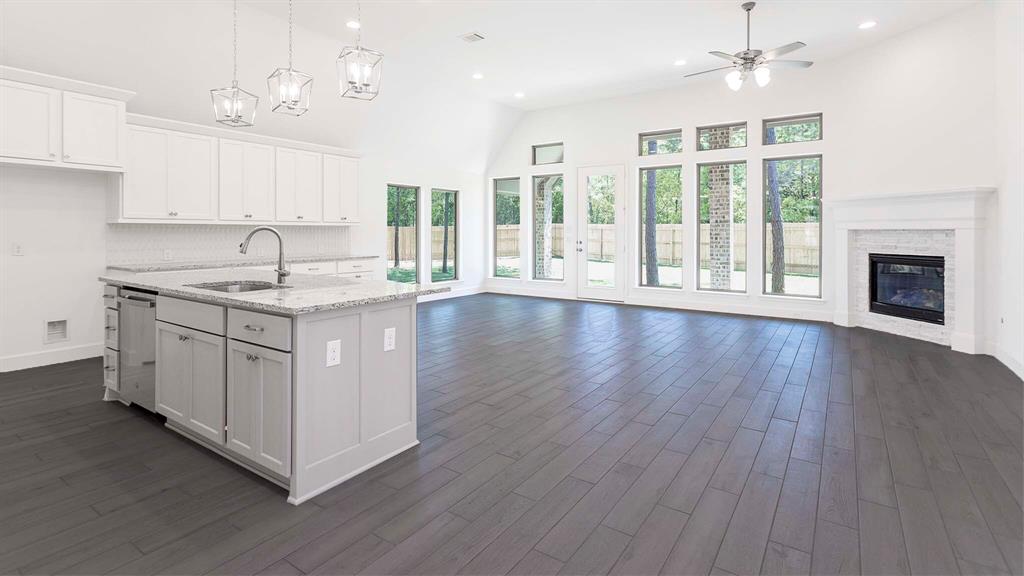 14806 1 Cherry Brick Drive, Conroe, Texas 77302, 4 Bedrooms Bedrooms, 8 Rooms Rooms,3 BathroomsBathrooms,Single-family,For Sale,Cherry Brick,62067673