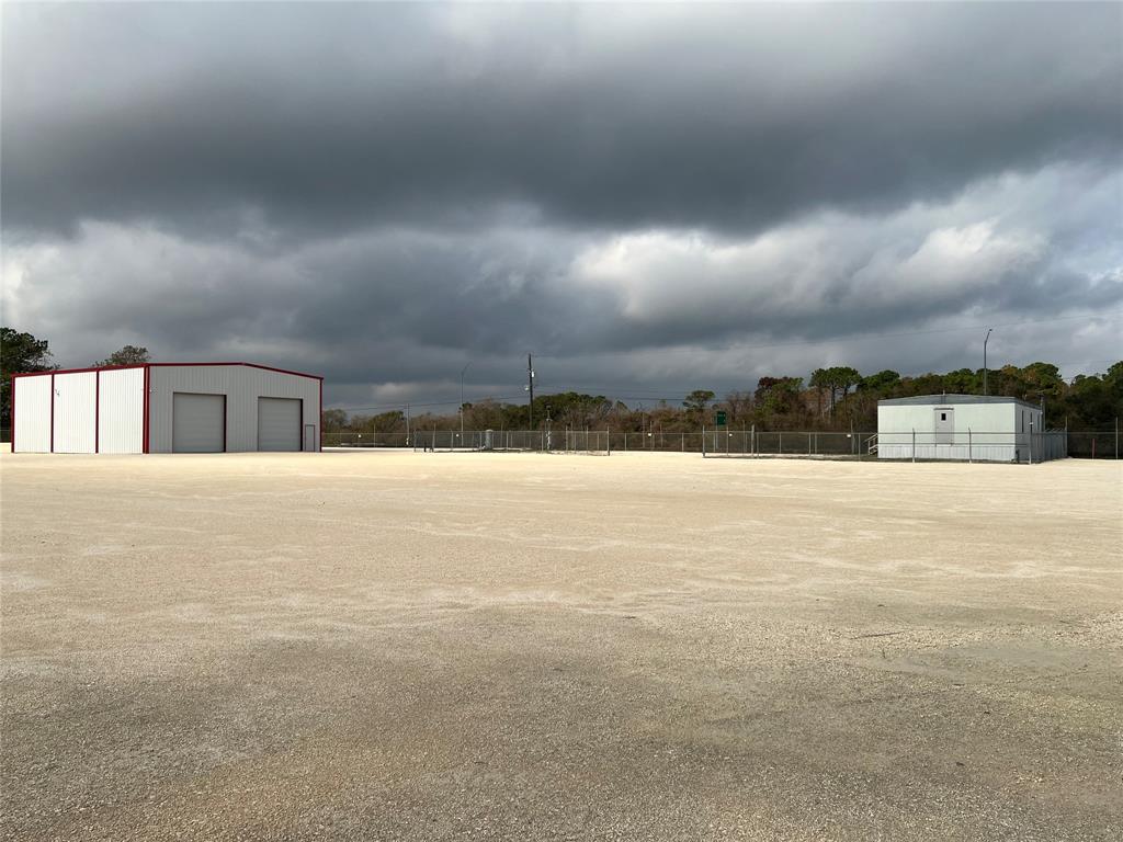 20220 Crosby Frwy, Crosby, Texas 77532, 5 Bedrooms Bedrooms, 6 Rooms Rooms,1 BathroomBathrooms,Rental,For Rent,Crosby Frwy,77408785
