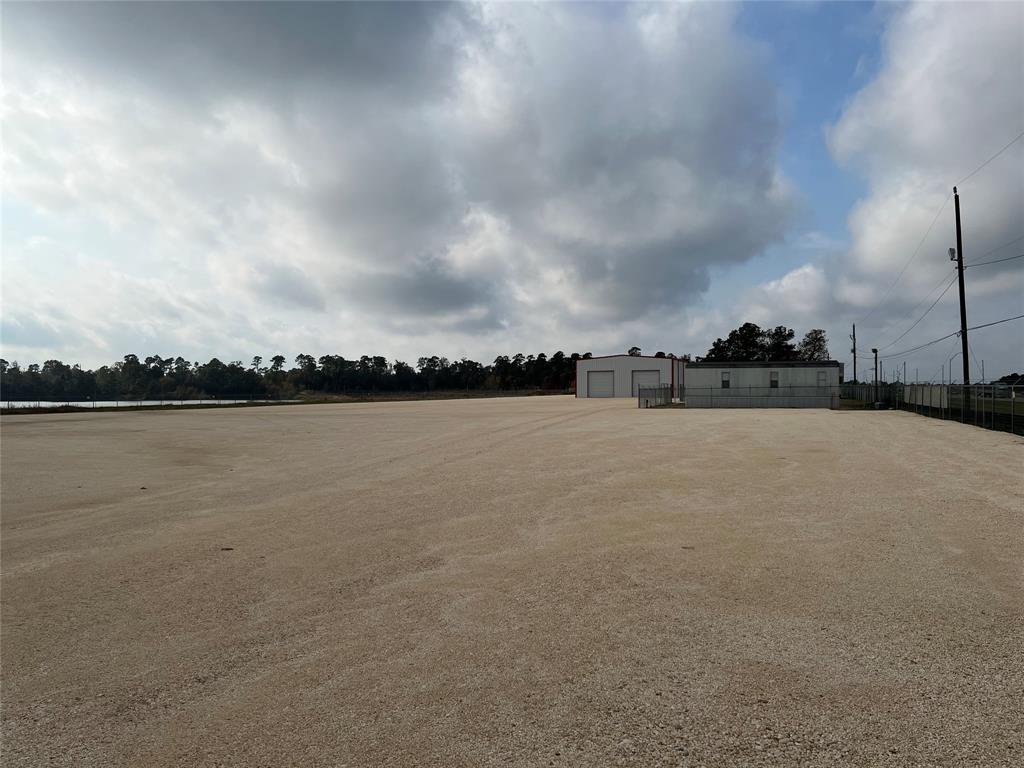20220 Crosby Frwy, Crosby, Texas 77532, 5 Bedrooms Bedrooms, 6 Rooms Rooms,1 BathroomBathrooms,Rental,For Rent,Crosby Frwy,77408785
