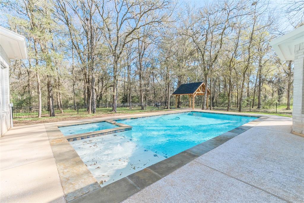 32510 Waterworth Court