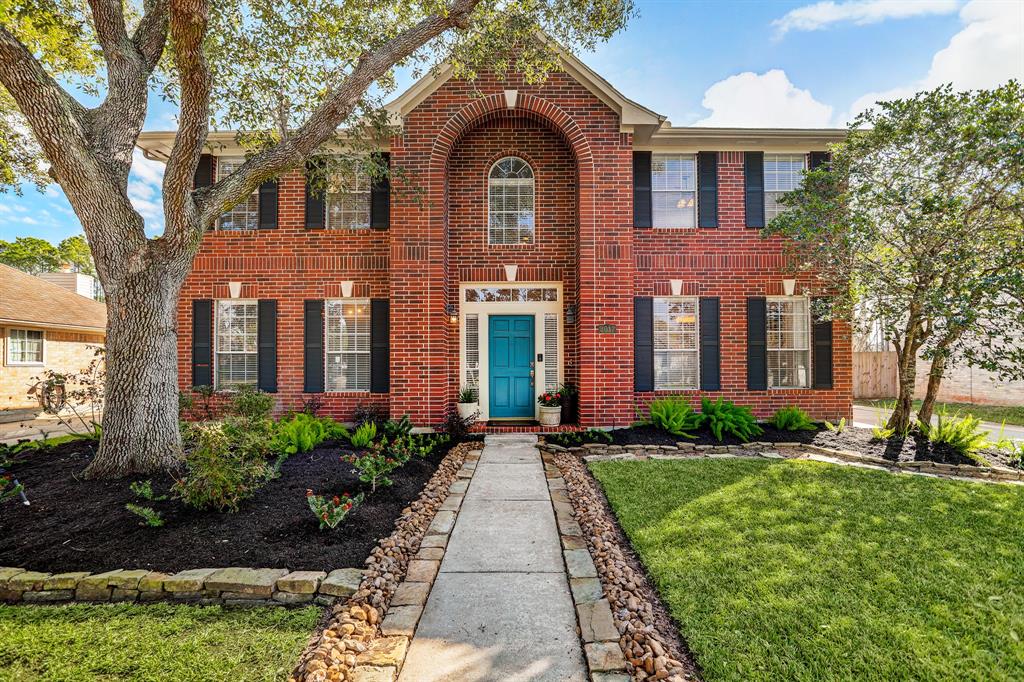 2017 S Mission Circle, Friendswood, TX 77546