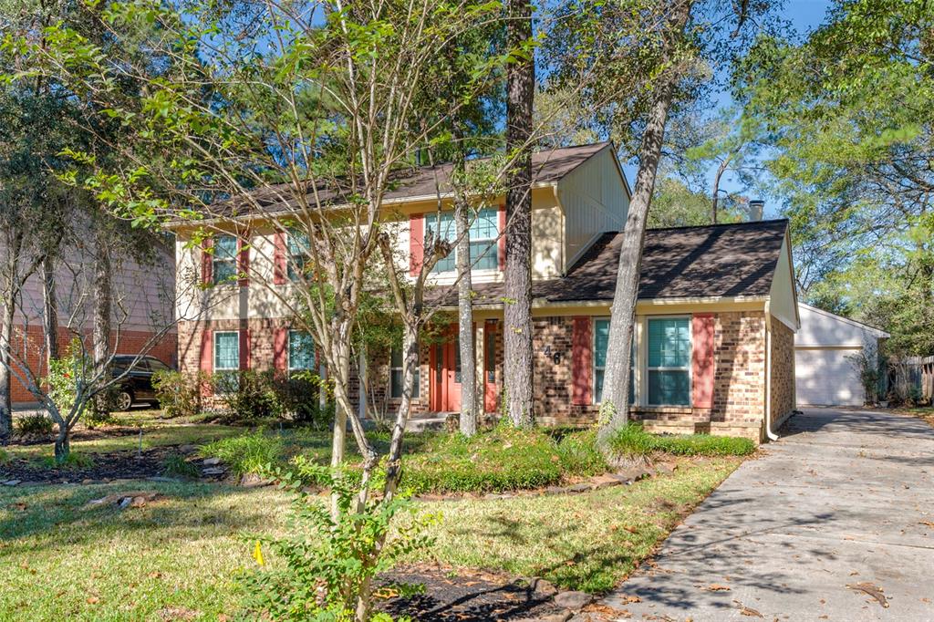 46 Berryfrost Lane The Woodlands, Texas ***THIS HOME IS AS-IS***Charming 4 bed, 2.1 bath, 2,421 sq ft home in The Woodlands! Spacious living room with fireplace! Open kitchen concept with updated counters. Master suite with attached bathroom. Spacious backyard, great for family gatherings! Pets accepted on a case by case basis. Additional admin fees apply. Schedule your showing today! *See agent remarks for showing instructions*