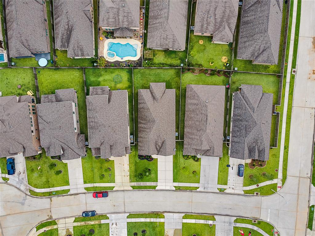 Another aerial view of this immaculate neighborhood.