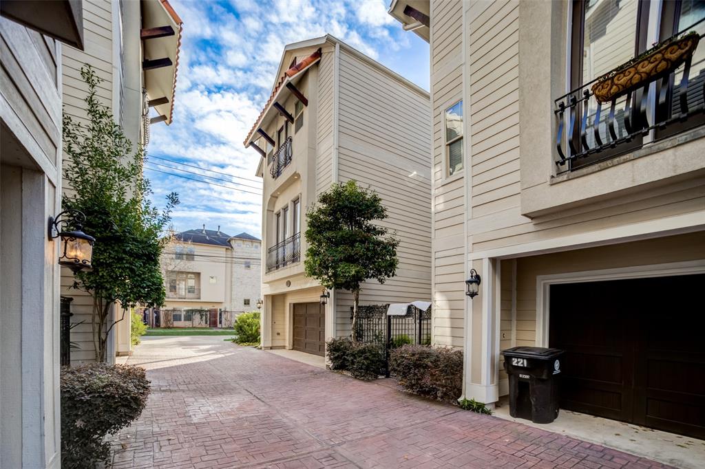 219 Knox Street, Houston, TX 77007