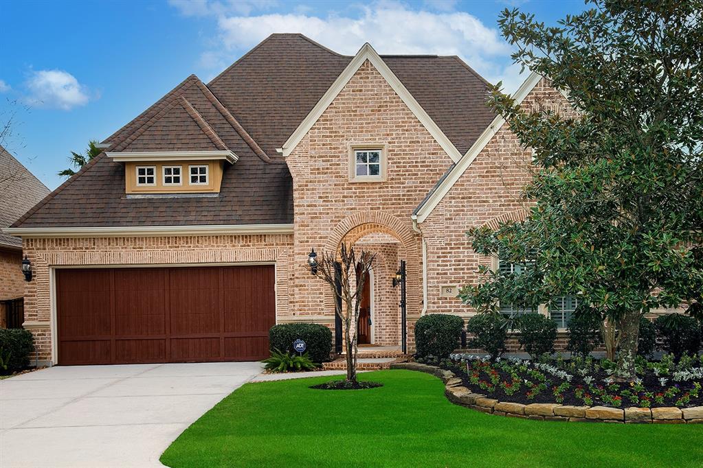 82 Wood Manor Place, The Woodlands, TX 77381