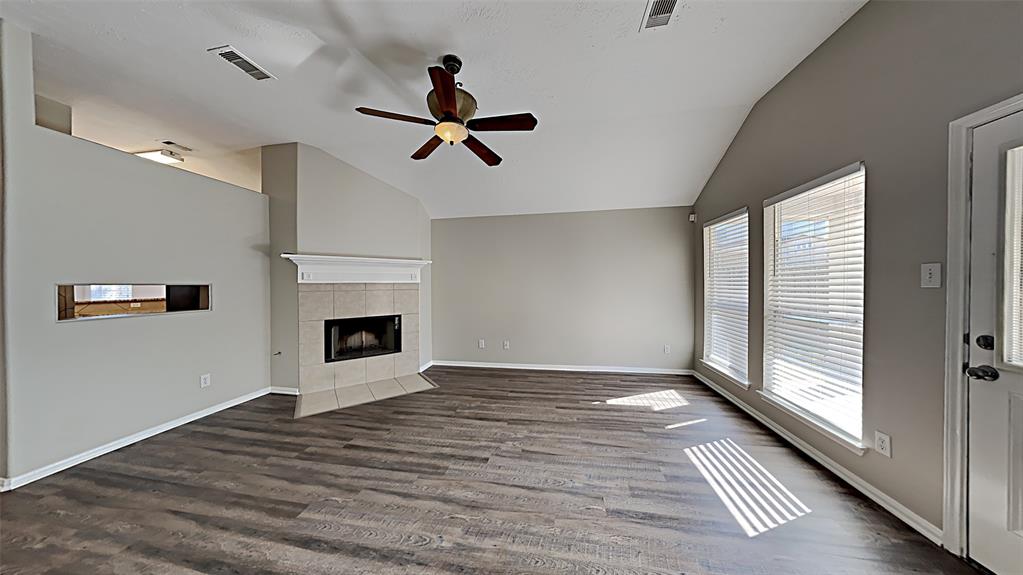 Property Detail on Love Carter 5 Summer View Court, Conroe TX 77303