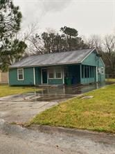 652 Kyle, Angleton, TX 77515