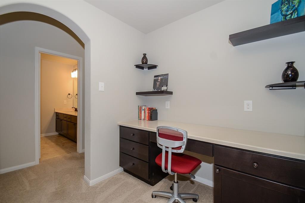 Built-in desk & cabinets