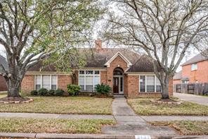 2132 Country Club Drive, Pearland, TX 77581