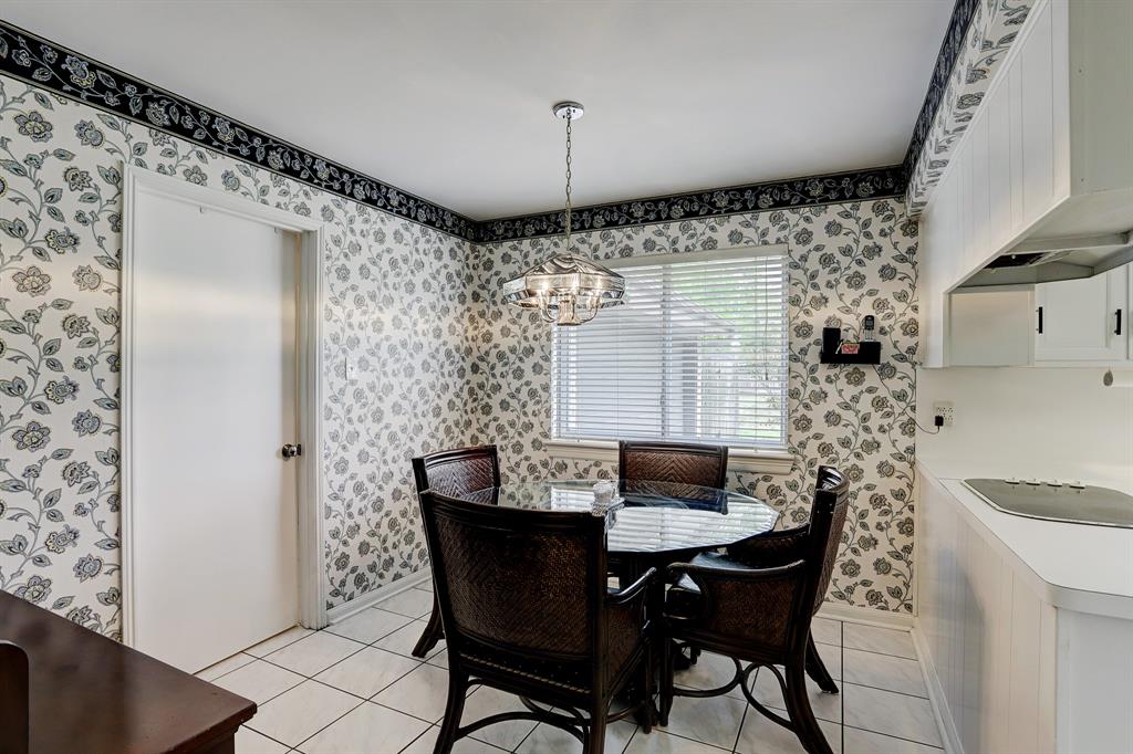 2835 Shadowdale Drive