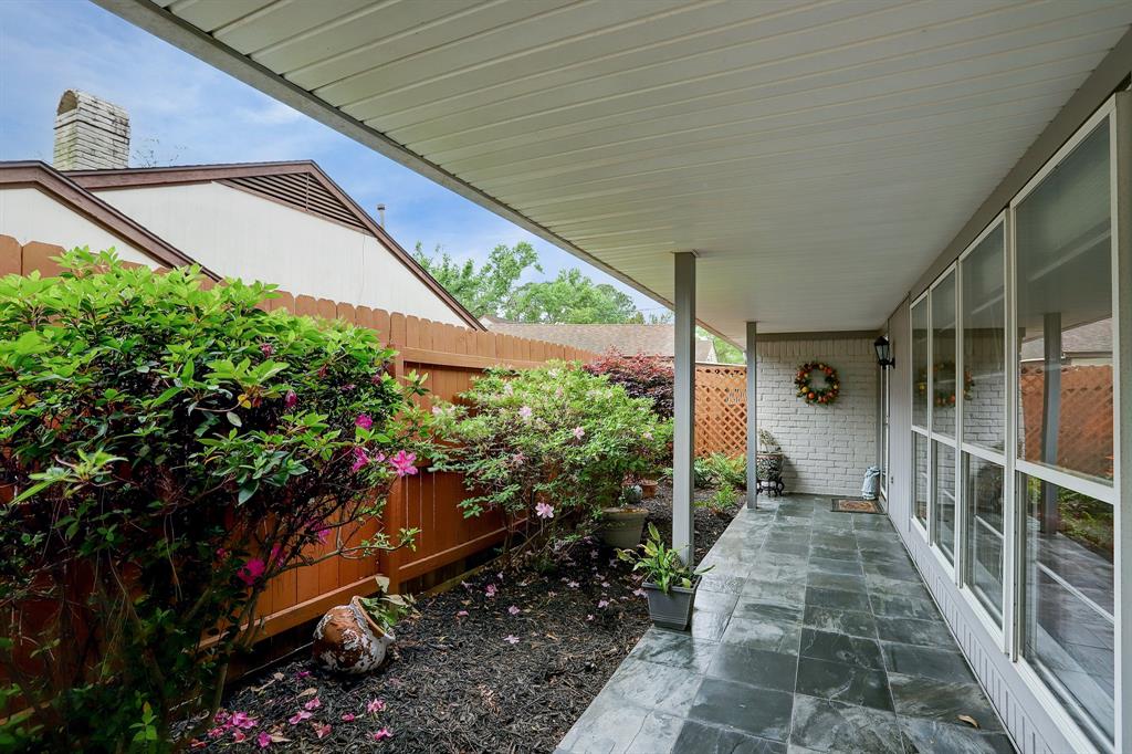 2835 Shadowdale Drive