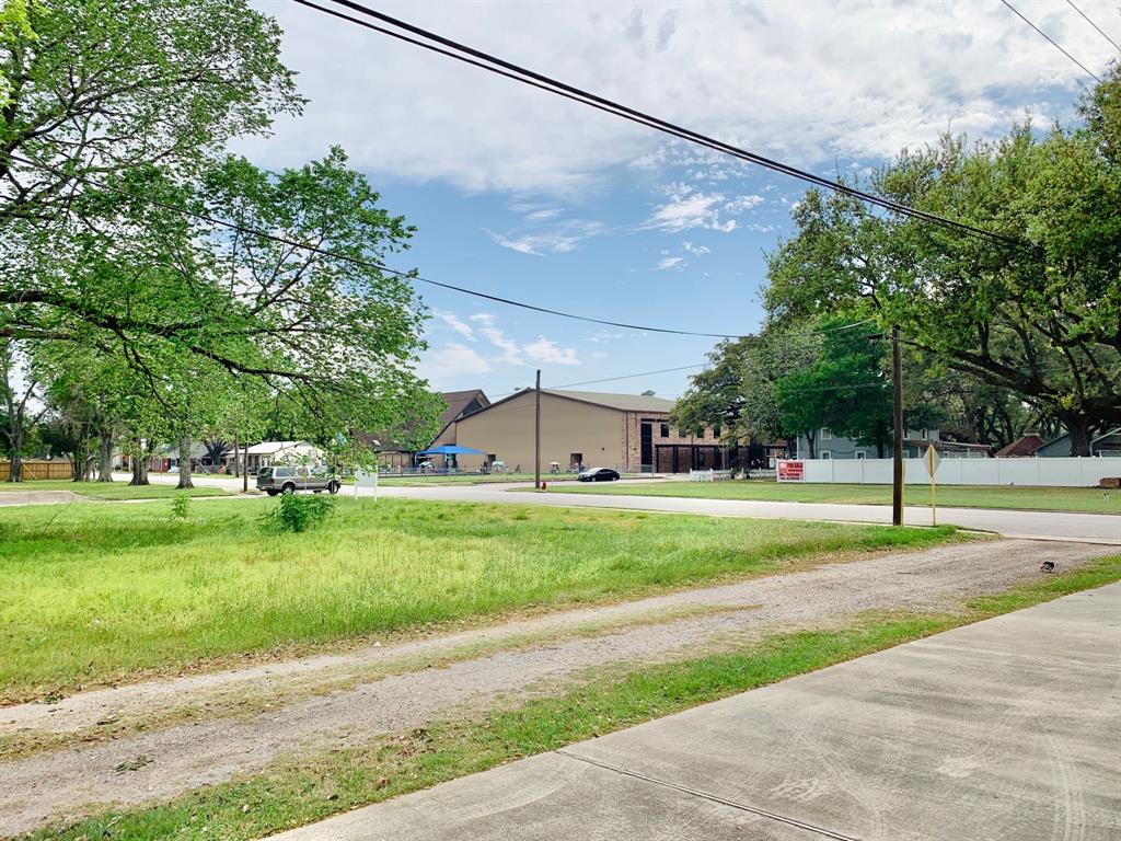 5722 4th St, Katy, TX 77493