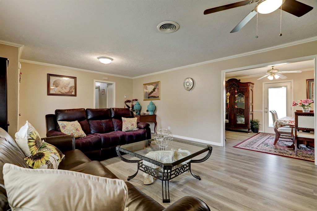 2215 Bingle Road