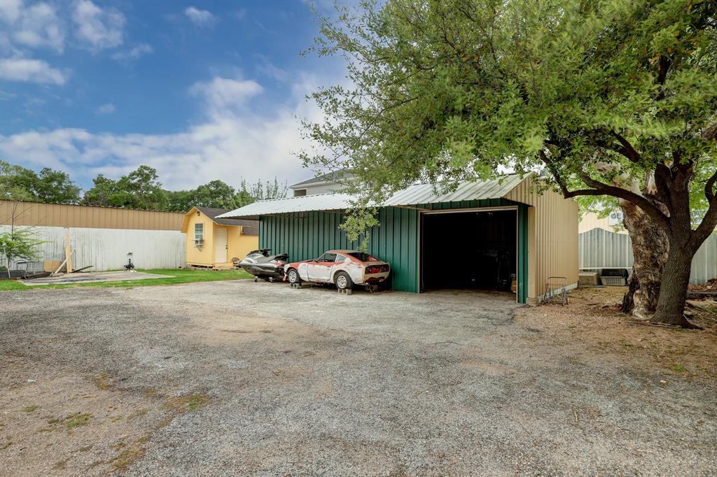 2215 Bingle Road