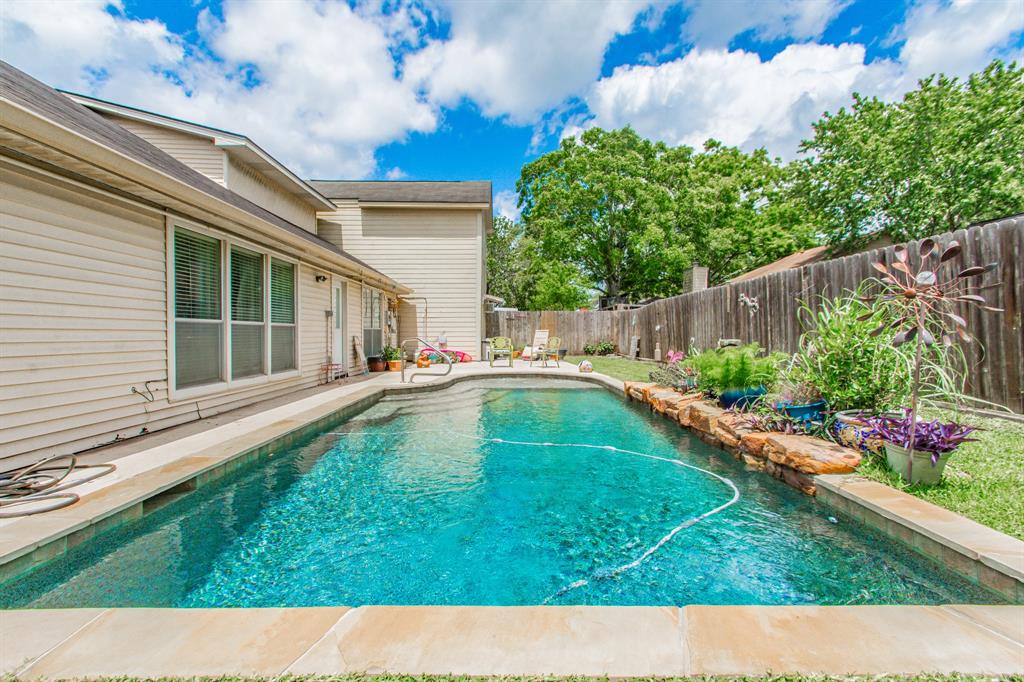 2419 Parkview Drive, Pearland, TX 77581