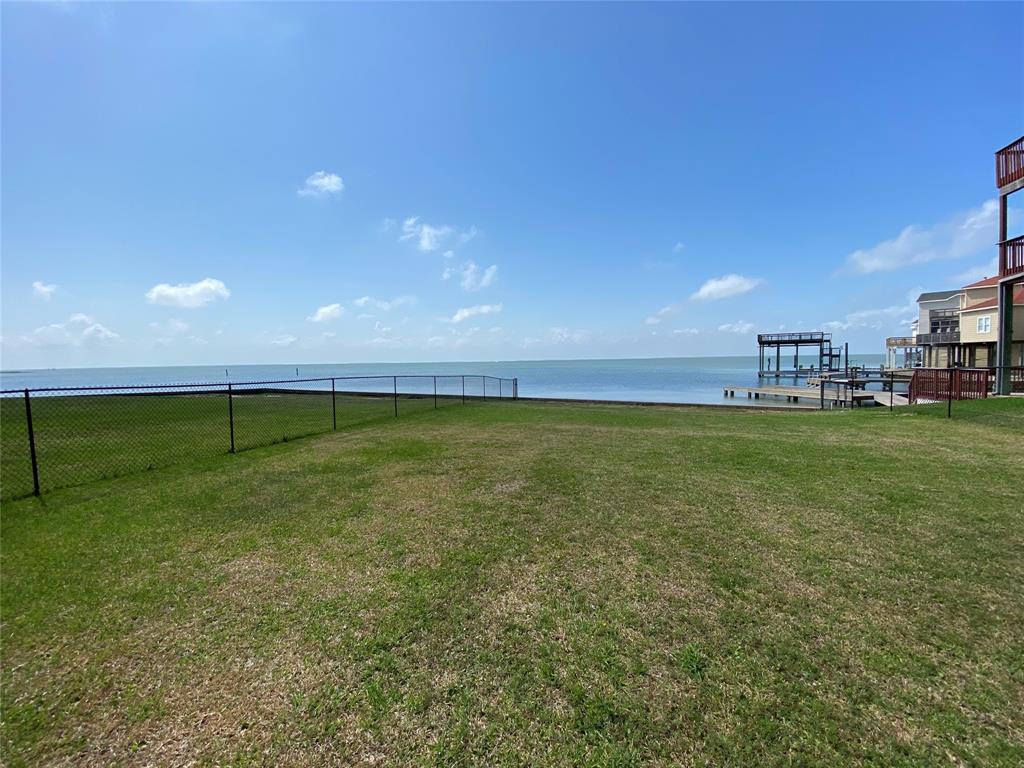 Lot 4  Chiquita  Galveston Texas 77554, 33