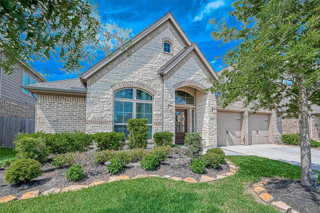 13611 Imperial Island Lane, Pearland, TX 77584