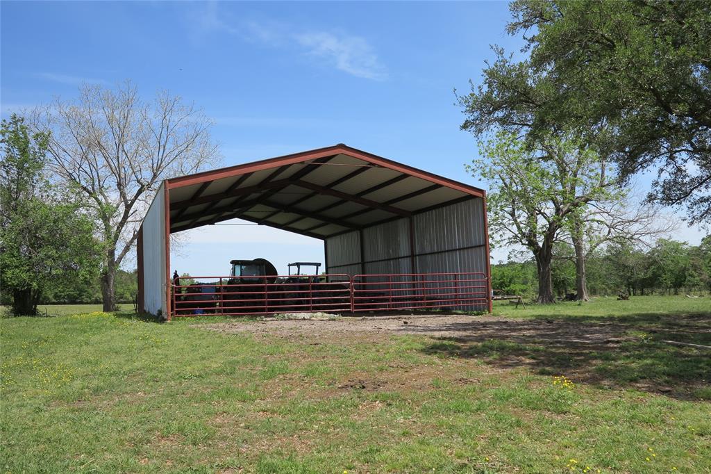 95 Unrestricted Acres. Property includes 2 ponds and a creek with a 40 X 60 Barn, Loading Chute and Improved Pasture.  Property is fenced with Water and Power already to the property.
