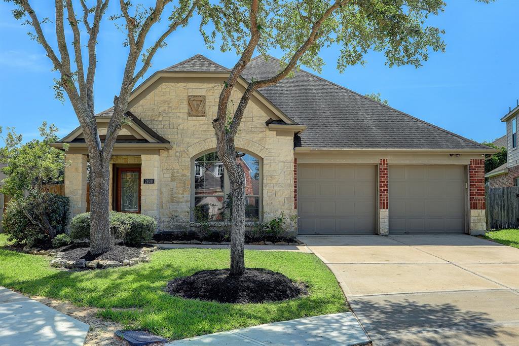 2808 Highland Lake Court, Pearland, TX 77584