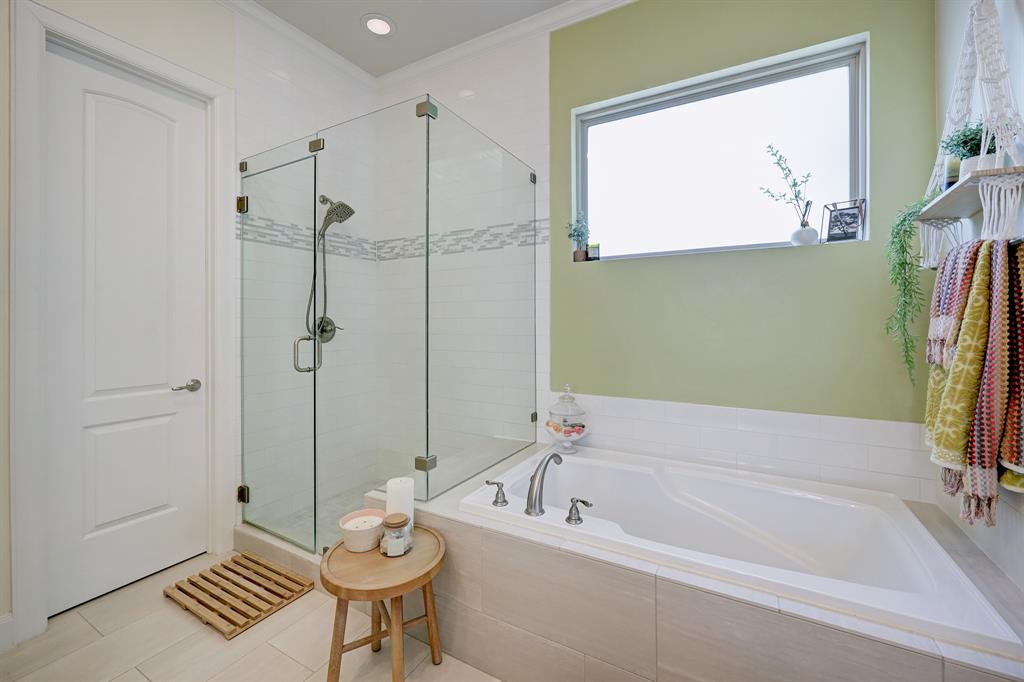 Separate shower and soaking tub