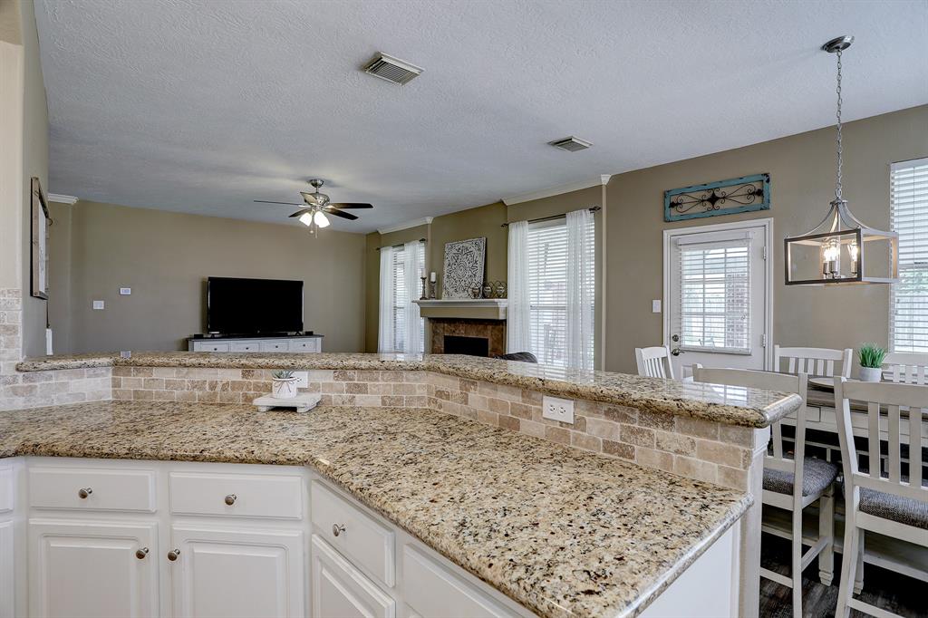 3714 Sunset Meadows Drive, Pearland, TX 77581