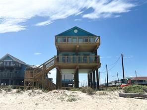 105 Sand Dune Court, Surfside Beach, TX 77541