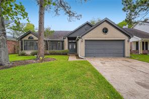 1106 Wentworth Drive, Pearland, TX 77584
