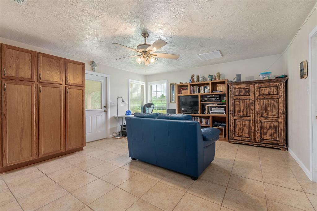 5115 Fm 1374 Road, Huntsville, TX 77340