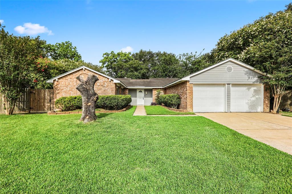 17703 Heritage Cove Court, Webster, TX 77598