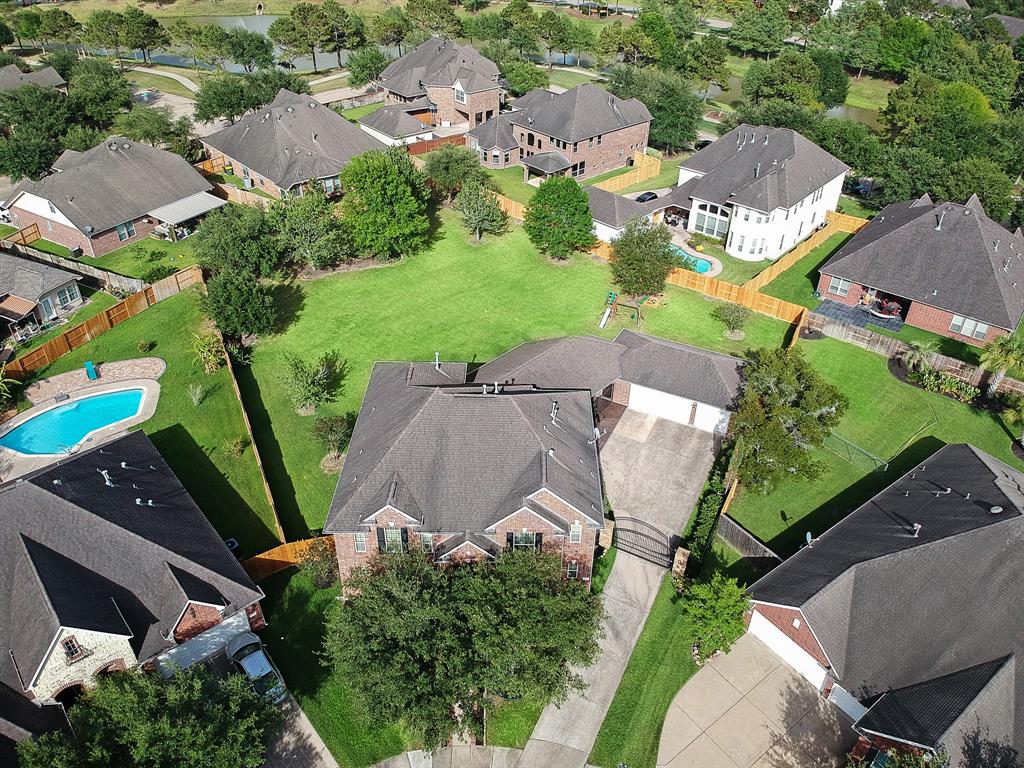 12201 Mossy Trail Court, Pearland, TX 77584