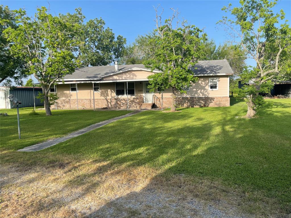 16701 County Road 104, Pearland, TX 77584