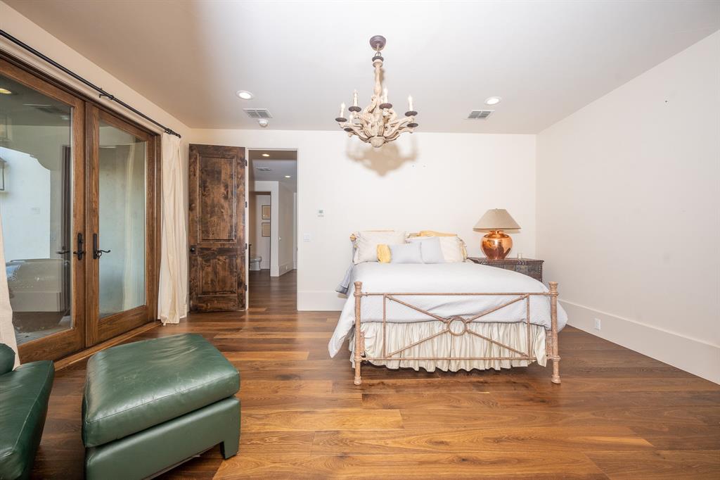 102 Delores, La Grange, TX 78945