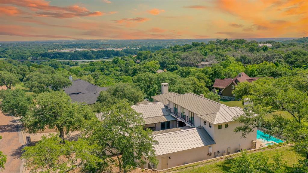 102 Delores, La Grange, TX 78945