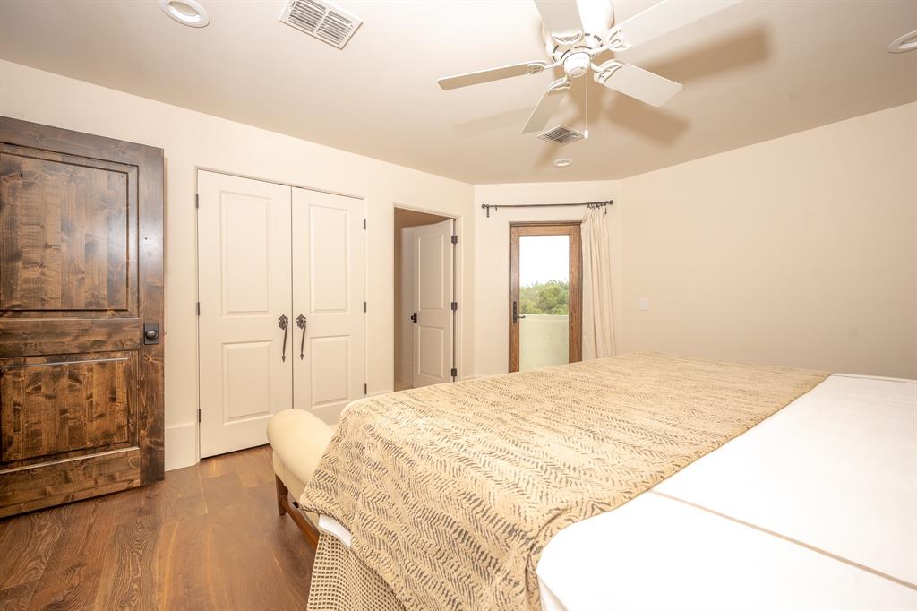 102 Delores, La Grange, TX 78945