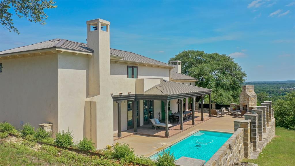 102 Delores, La Grange, TX 78945