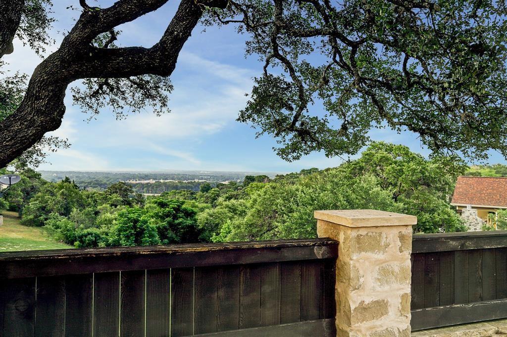 102 Delores, La Grange, TX 78945