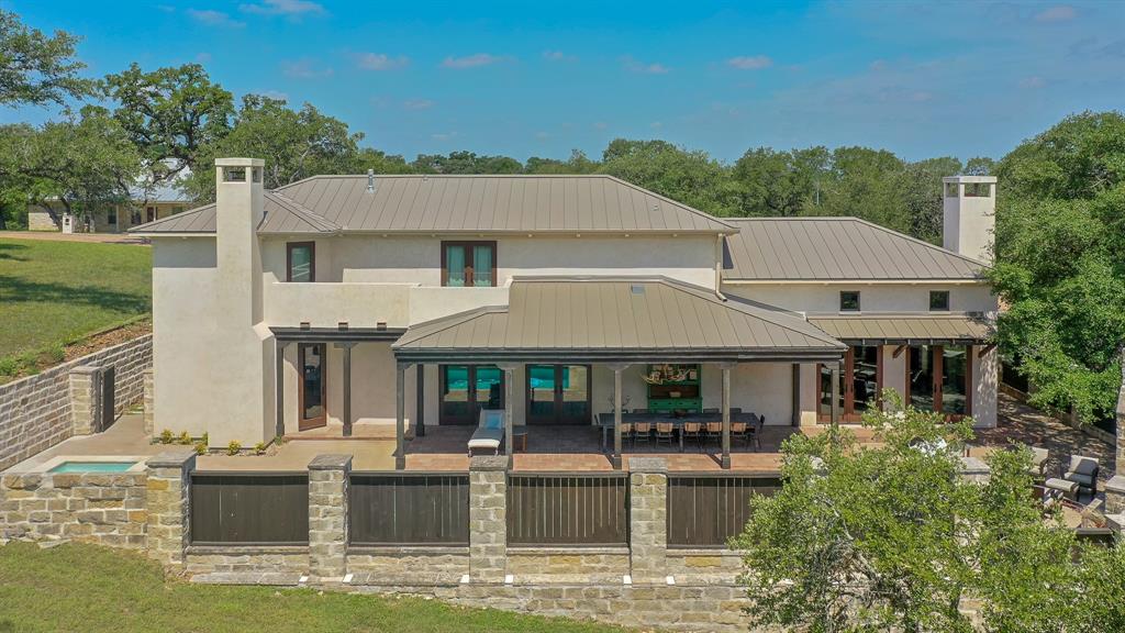 102 Delores, La Grange, TX 78945