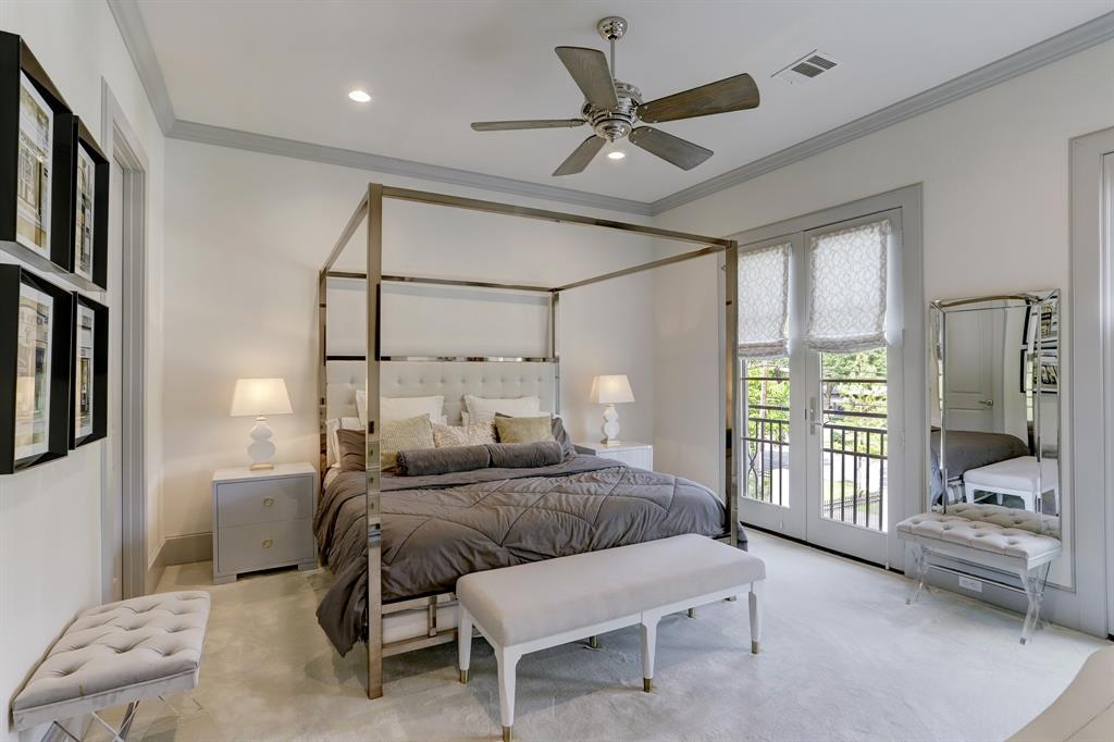 Upstairs en- suite bedroom