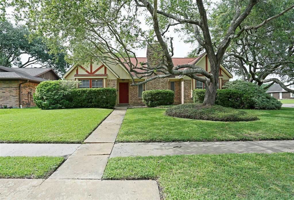 5001 Rockland Drive, Pearland, TX 77584