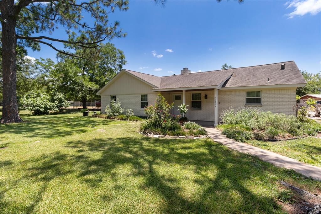 17018 County Road 127, Pearland, TX 77581
