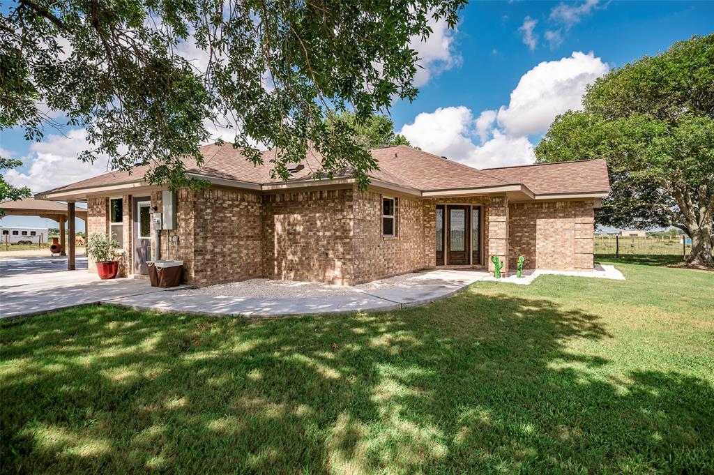 760 FM 2853, Blessing, TX 77419